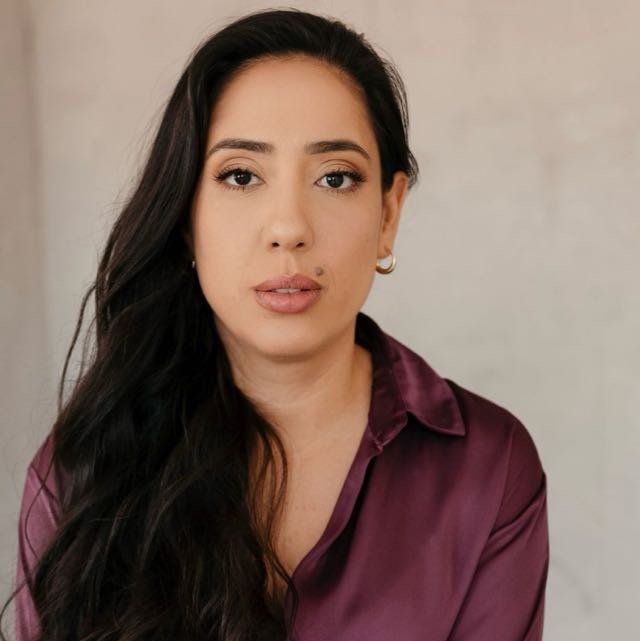 Retrato da Dra. Aline Rosa de Castro Carneiro, cardiologista em Goiânia